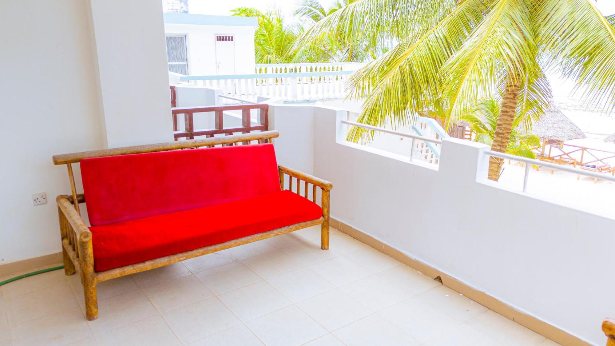Sands Inn Hotel Pwani Mchangani Esterno foto