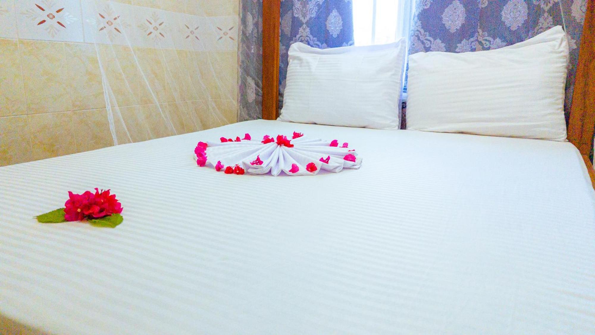 Sands Inn Hotel Pwani Mchangani Esterno foto