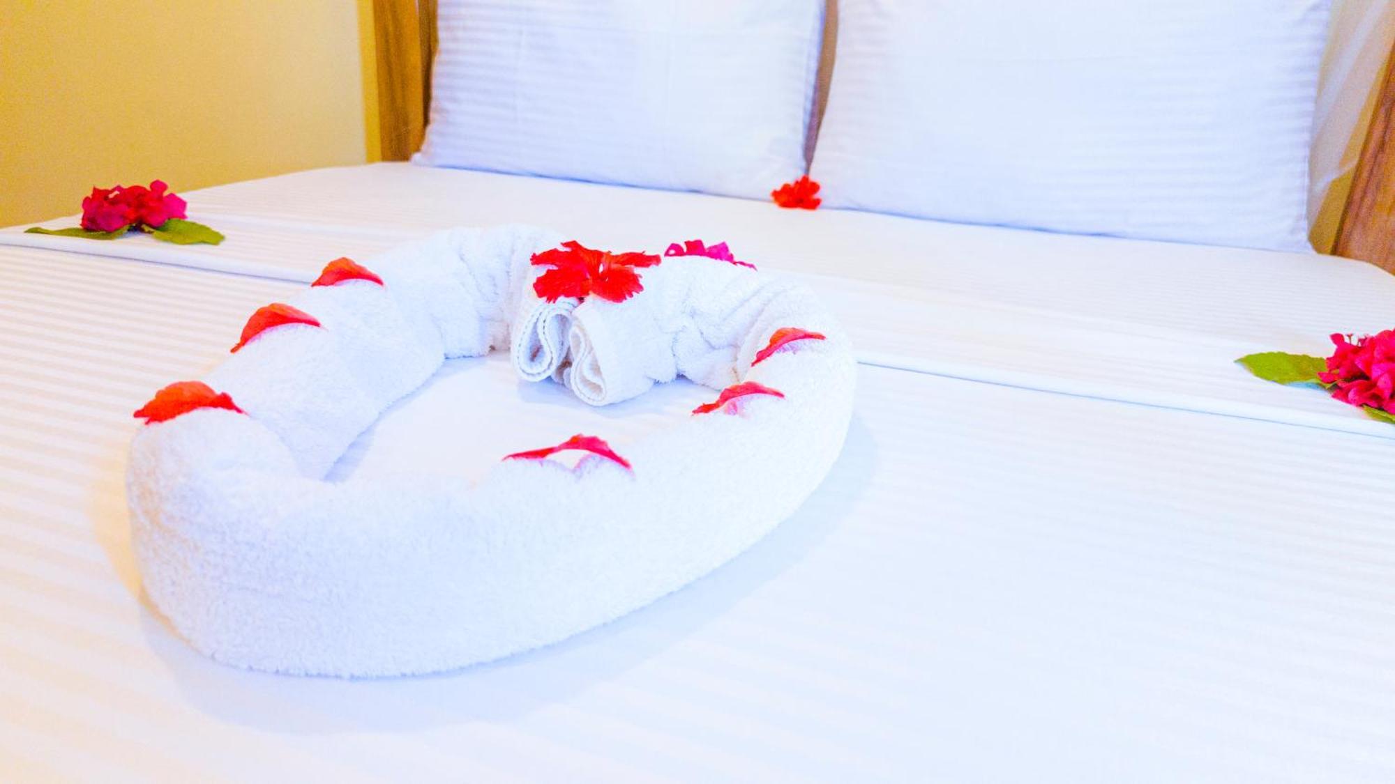 Sands Inn Hotel Pwani Mchangani Esterno foto