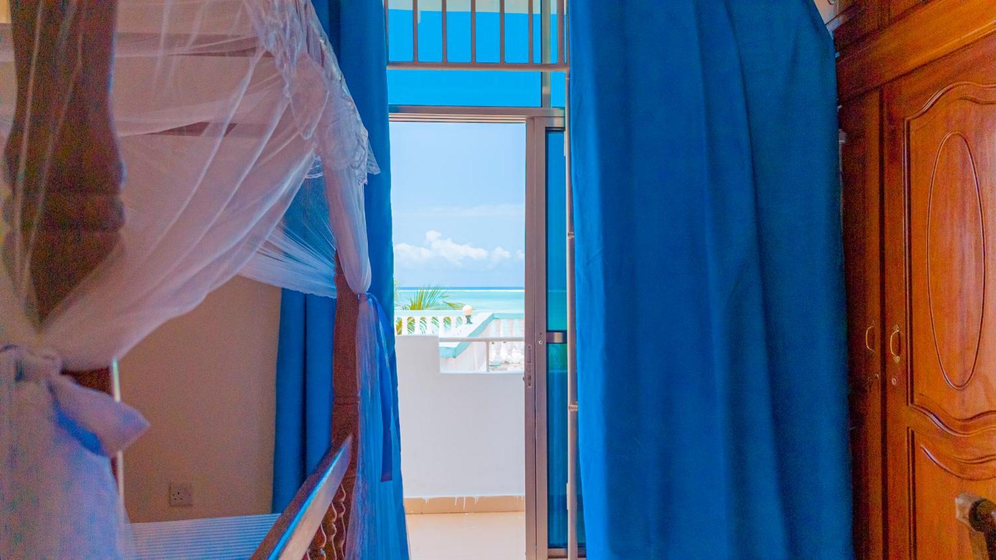 Sands Inn Hotel Pwani Mchangani Esterno foto